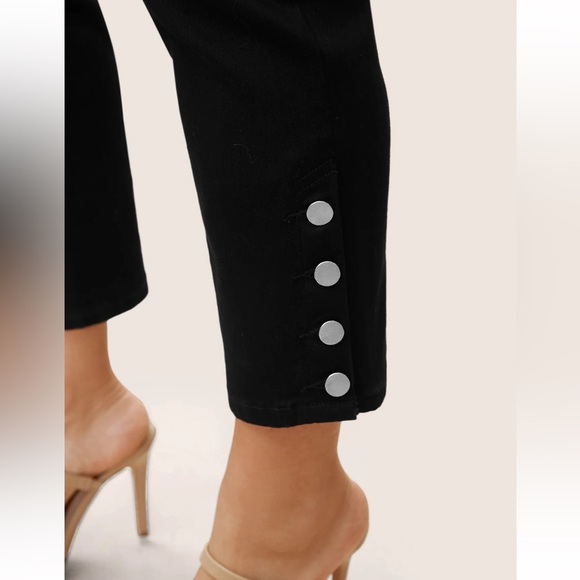 BloomChic Plus Size XL Black Wash Button Detail Elastic Wais Slim Jeans us16 - Picture 4 of 8